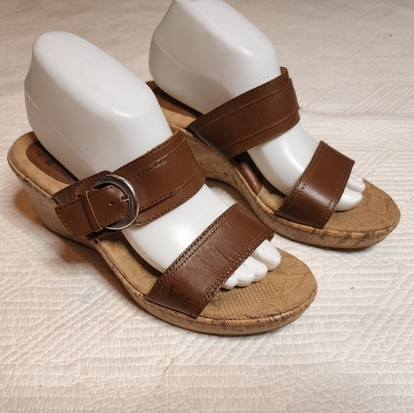 BOC leather wedge sandals. - Picture 15 of 16